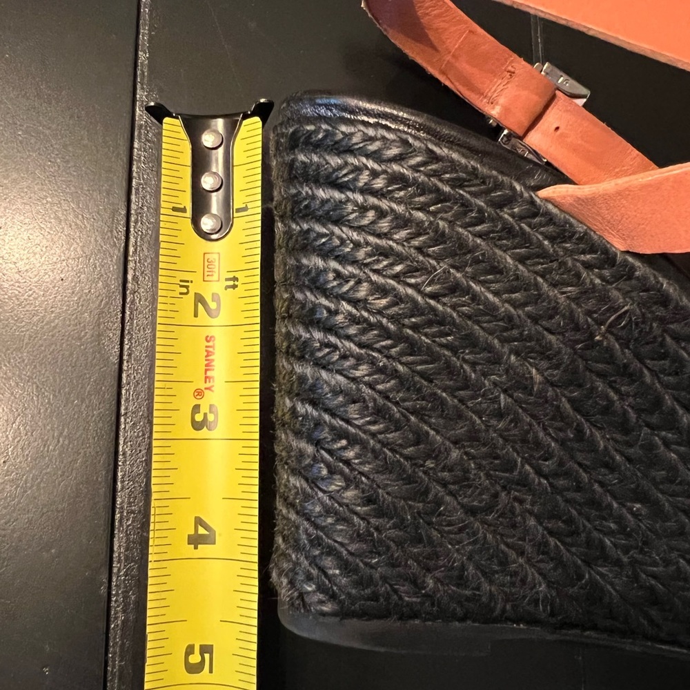 Marisa Rey Platform Sandals. - Picture 10 of 10